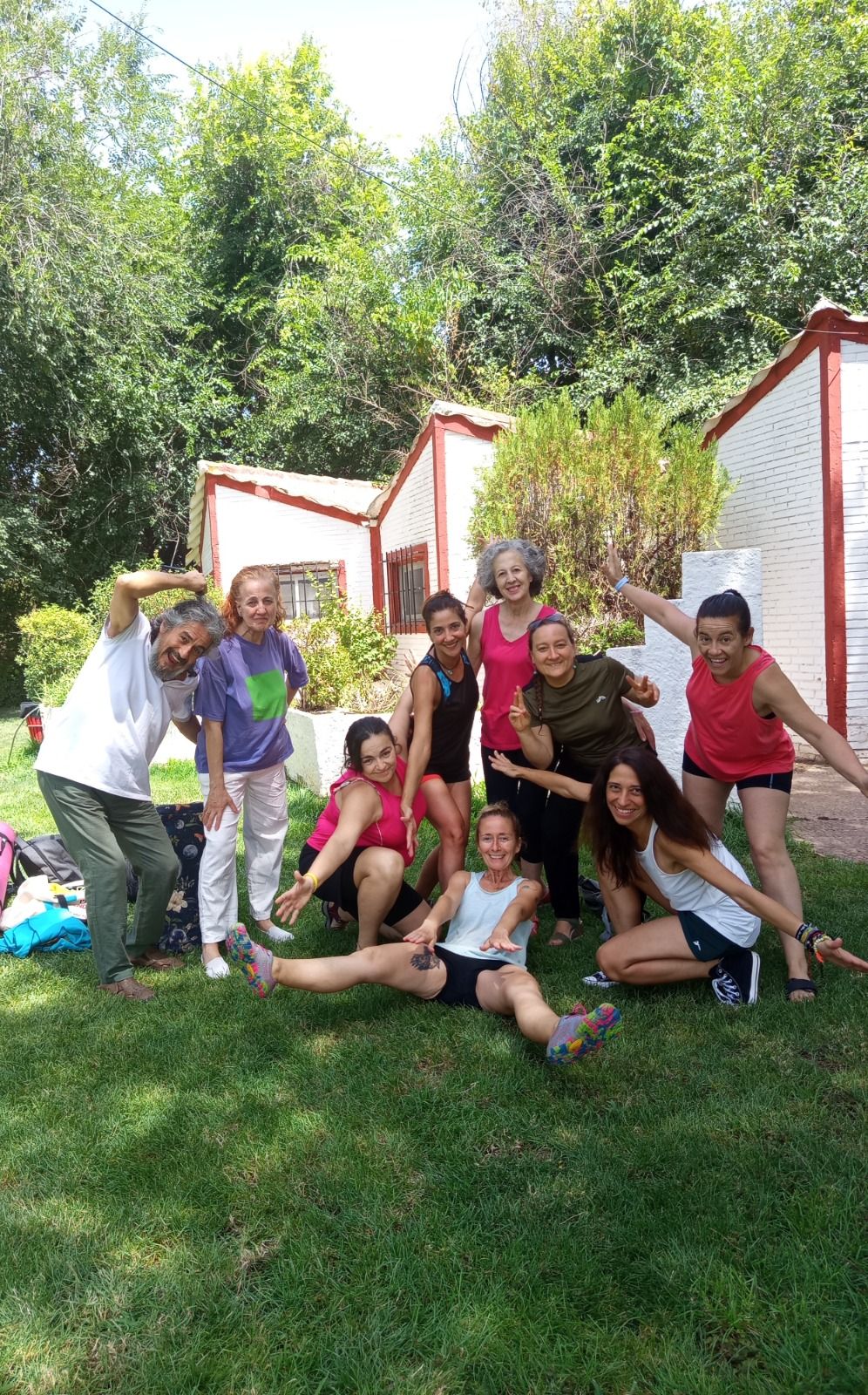 Mujeres participando en un encuentro de Biodanza